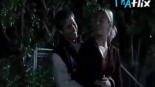 Kaley Cuoco Cool Sequence in Debating Robert Lee