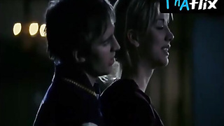 Kaley Cuoco Cool Sequence in Debating Robert Lee