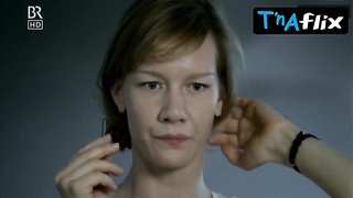 Sandra Huller Bum, Orbs Sequence in Uber Uns Das All