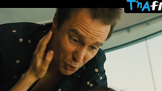 Olga Kurylenko Caboose, Knockers Episode in Seven Psychopaths