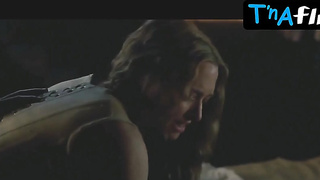 Amanda Seyfried Donk, Fun bags Vignette in The Testament Of Ann Lee