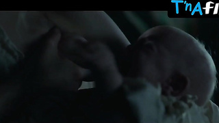 Amanda Seyfried Donk, Fun bags Vignette in The Testament Of Ann Lee