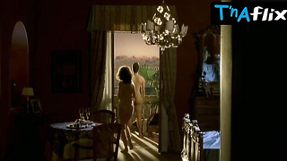 Valeria Golino Caboose, Hooters Episode in Il Foot Nero