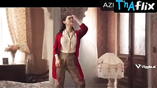 Larissa Manoela Orbs Vignette in Eta Mundo Melhor