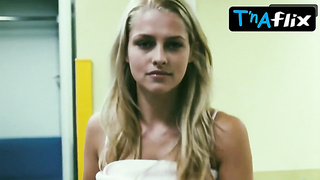 Teresa Palmer Backside, Cupcakes Gig in The Grudge two