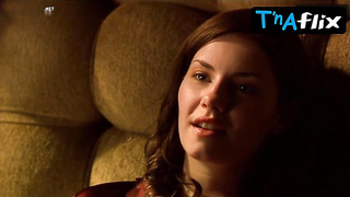 Elisha Cuthbert Bosoms Episode in He Was A Silent Guy
