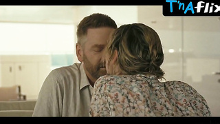 Elizabeth Debicki Bum, Mounds Episode in Tenet