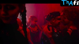 Amber Anderson Caboose, Boobs Episode in Flesh Walker