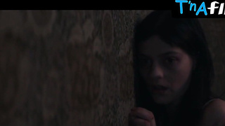 Amber Anderson Caboose, Boobs Episode in Flesh Walker