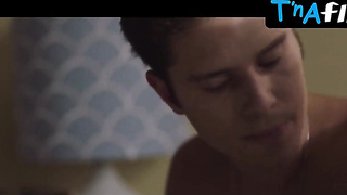 Mia Serafino Caboose, Tits Gig in Smiley Face Killers