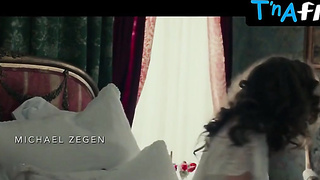 Annette Bening Culo, Cupcakes Sequence in The Seagull