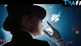 Margot Robbie Ass, Orbs Vignette in Babylon