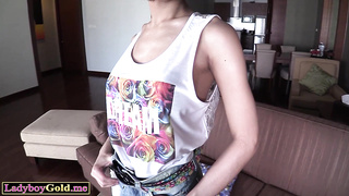 Buxomy t-model nubile Benty satiated a BWC