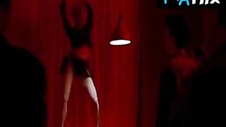 Aure Atika Caboose, Boobs Episode in Sam Suffit