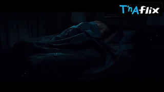 Abbie Cornish Orbs Gig in The Virtuoso