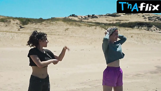 Zoe Hochbaum Bootie, Funbags Gig in Como El Mar