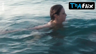 Ana Barja Sapphic, Bum Sequence in Close To September