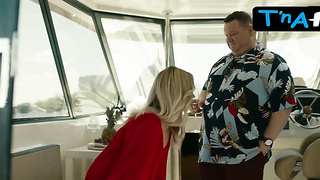 Irina Bezryadnova Booty, Bumpers Sequence in Klyovy Ulove