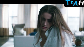 Rachel Sennott Girl/girl, Mammories Episode in Shiva Baby