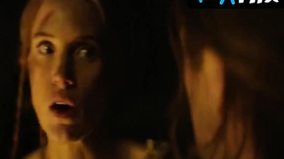 Jessica Chastain Hooters Episode in The Huntsman Winter's War