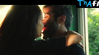 Debora Falabella Bootie, Milk cans Gig in Depois A Louca Sou Eu