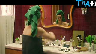 Debora Falabella Bootie, Milk cans Gig in Depois A Louca Sou Eu