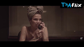 Juana Acosta Ass, Cupcakes Vignette in Jefe