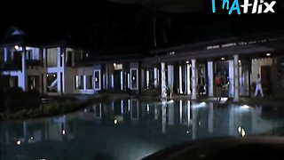 Lovi Poe Ass, Hooters Sequence in The Bride And The Paramour