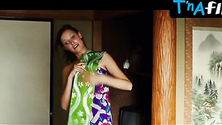 Alexandra Maria Lara Bootie, Orbs Episode in Der Fischer Und Seine Frau