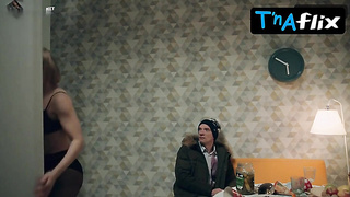 Yuliya Peresild Bootie, Globes Vignette in Solnechnaya Liniya