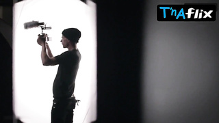 Endza Adair Rump, Cupcakes Episode in Intercourse Next Door