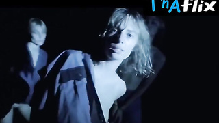 Maya Hawke Lezzie, Backside Sequence in Therese