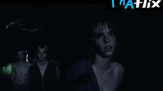 Maya Hawke Lezzie, Backside Sequence in Therese