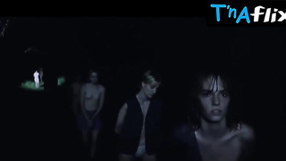 Maya Hawke Lezzie, Backside Sequence in Therese