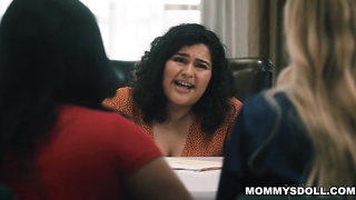 Serene Siren and Summer Col ultra-kinky orgy together