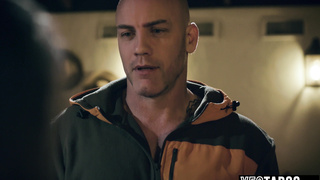 Jaw-dropping COUGAR actress fucked by trainer