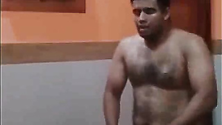 Indian Bhabhi Showcases her Naked Assets For Paramour