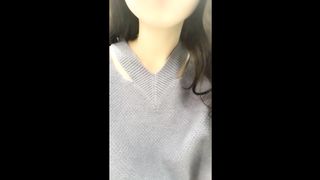 中国身材苗条小秘书上班时间开直播去厕所尿尿腰细胸大毛毛比较 多漏奶漏逼小秀喜欢不要错过