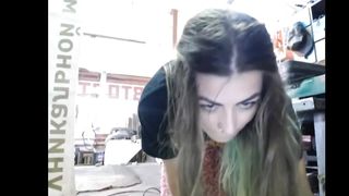 Wooly Minx Demonstrates at Work (no Audio)