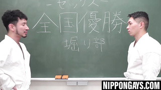 Yusaku suits up to train beginner Yuki superior moves