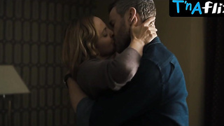 Mena Suvari Undergarments Episode in What Comes Next