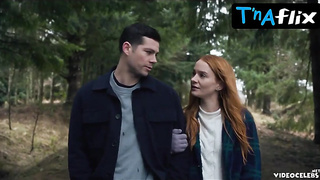 Aisling Franciosi Fun bags Sequence in Twinless