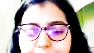 Phat Indian chick witnesses man meat getting off and popshot on web cam