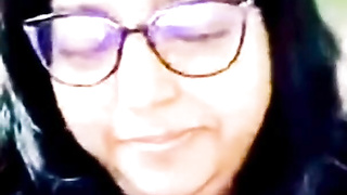 Phat Indian chick witnesses man meat getting off and popshot on web cam