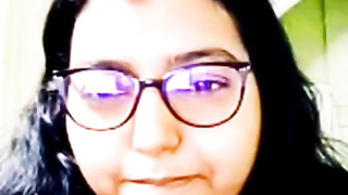 Phat Indian chick witnesses man meat getting off and popshot on web cam