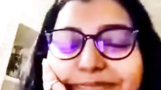Phat Indian chick witnesses man meat getting off and popshot on web cam