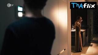 Katharina Lorenz Uber-sexy Episode in Der Zauberwurfel - Mord In Der Familie