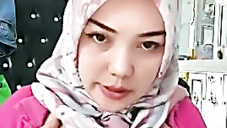 Tante Hijab Toket Gede Lagi Asik Live Pamer Memek Mulus Https://s.license/yangviral1