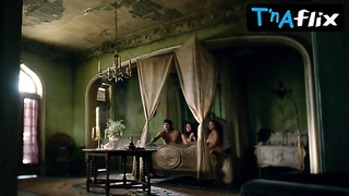 Jessica Parker Kennedy Girl-girl, Culo Gig in Black Sails