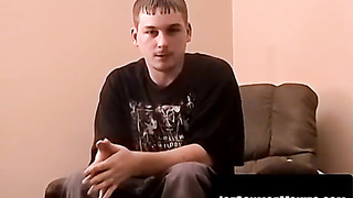 Dangled young Yankee screams thru oral job and fierce jerkoff